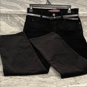 NWOT Gloria Vanderbilt Black corduroy Jeans with Silver Belt